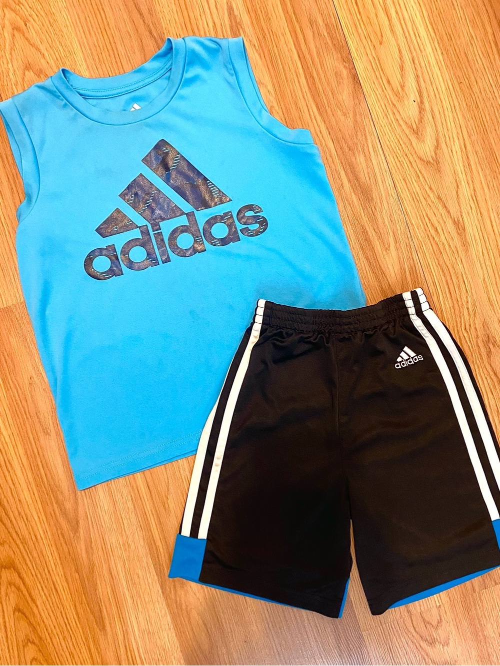 ππ€ ADIDAS MATCHING SET FOR BOYS SIZE 4T! TANKTOP AND SHORTS BLUE STRIPES 2 PIECE - Picture 8 of 9